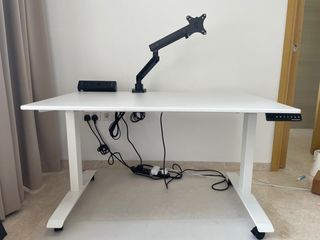 Omnidesk Pro 2020 small white - Standing Desk with Monitor arm (Arc Stealth) and power clamps (only sell together)