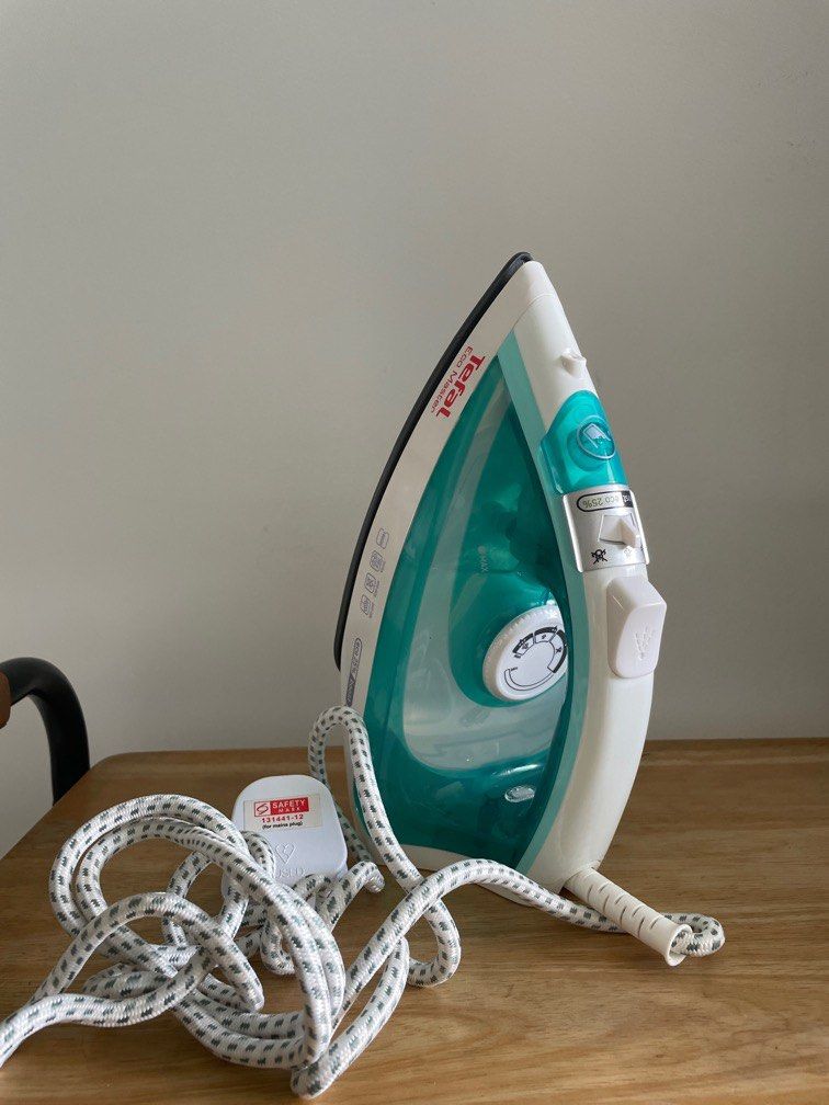 Tefal eco master store steam iron fv1721