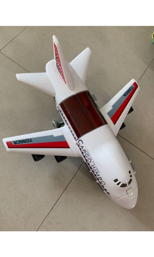 Tomica airplane, Hobbies & Toys, Toys & Games on Carousell