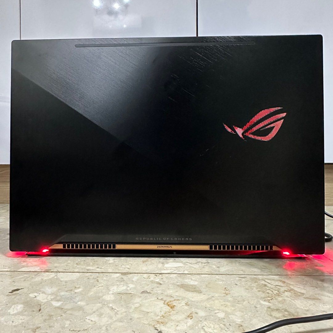 Top End Asus ROG Zephyrus Lightweight Gaming Laptop GTX 1080 8GB 2.2KG 120Hz G Sync 15.6 Inch 40GB RAM 1TB 970 EVO SSD i7 7700HQ