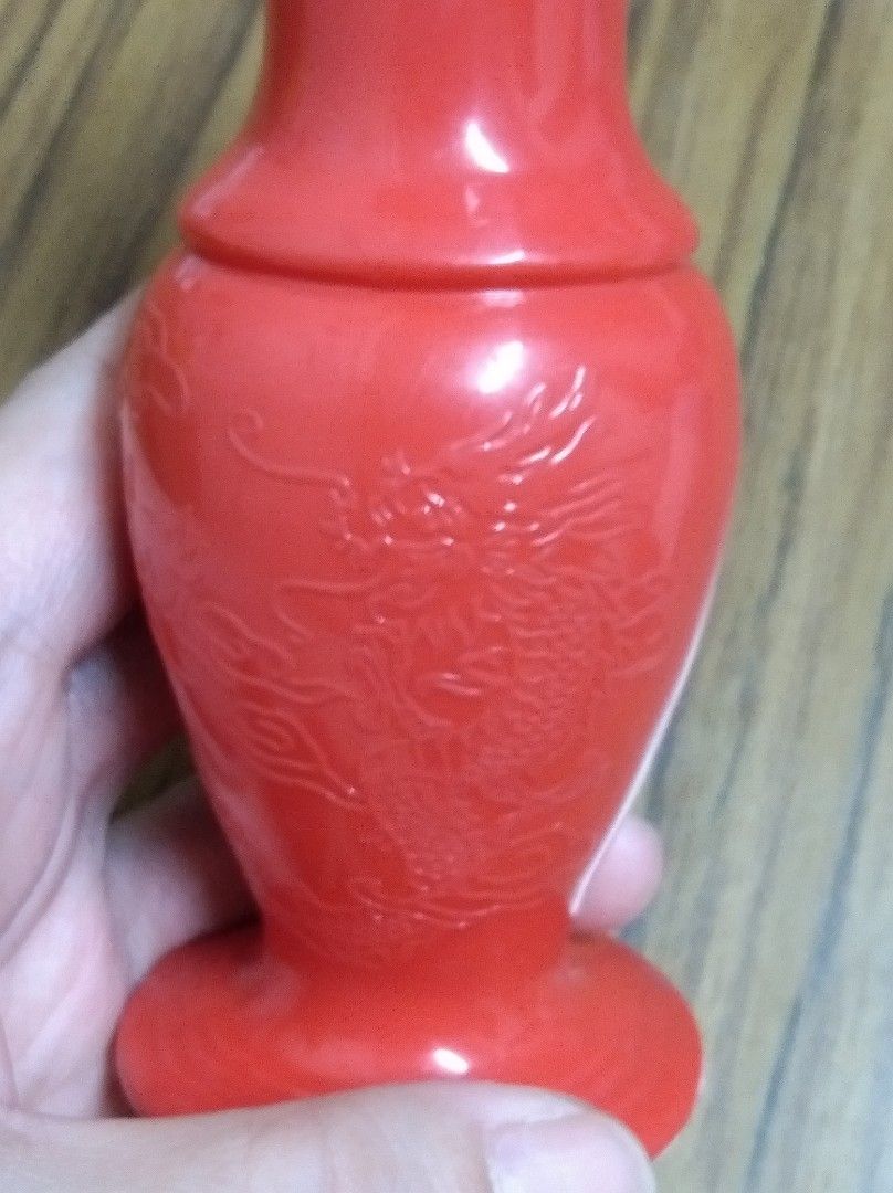 Vase red dragon made in Hong Kong 1976, Hobbies & Toys, Collectibles