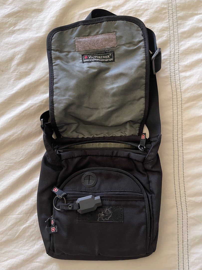 VICTORINOX Body Bag for Men’s, Men's Fashion, Bags, Sling Bags on Carousell