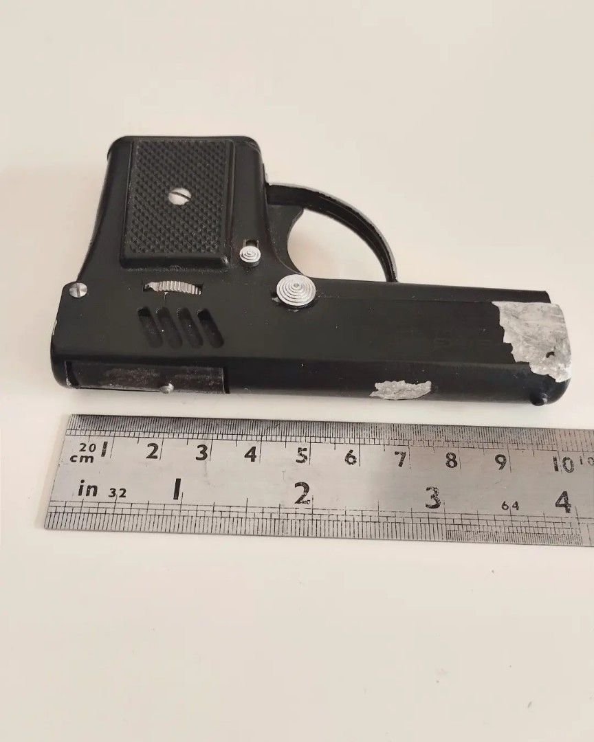 Vintage Penguin Aurora "45" Butane Gas Lighter/Flashlight Combo, Serba