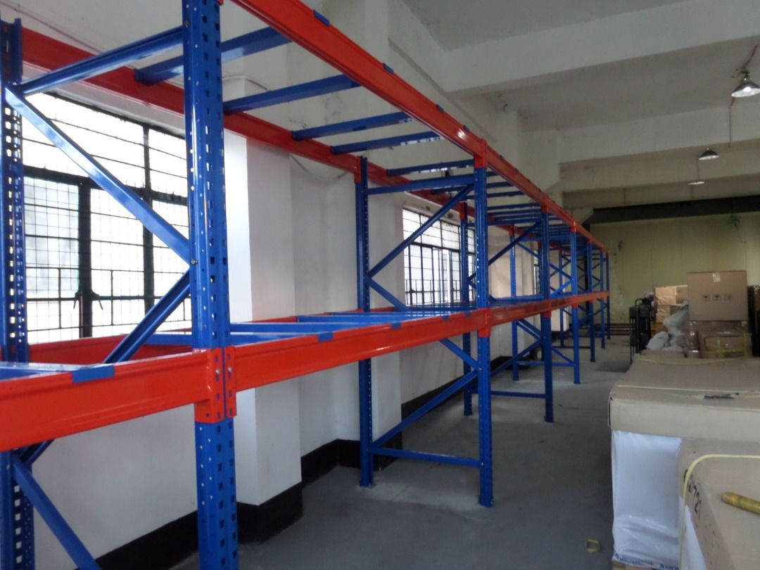Warehouse Type Pallet Rack Adjustable layers, Furniture & Home Living ...