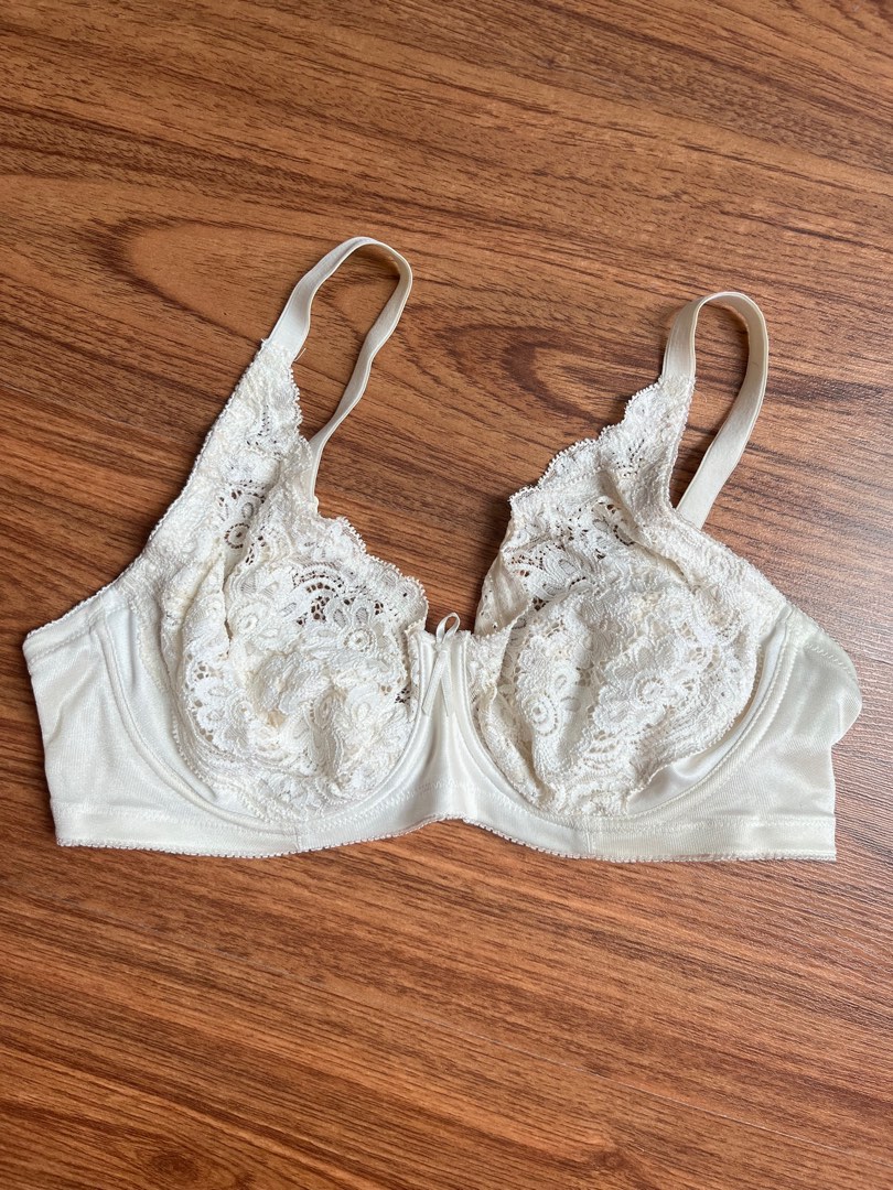 White Lace Bra, Fesyen Wanita, Pakaian Wanita, Lainnya di Carousell