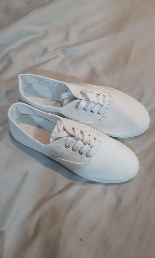 White shoes clearance under 2