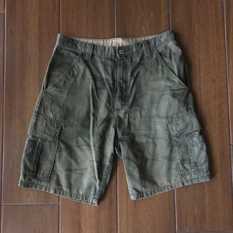 WRANGLER Army Camo Cargo Shorts 34 (levis levi's uniqlo dickies ralph  lauren), Men's Fashion, Bottoms, Shorts on Carousell