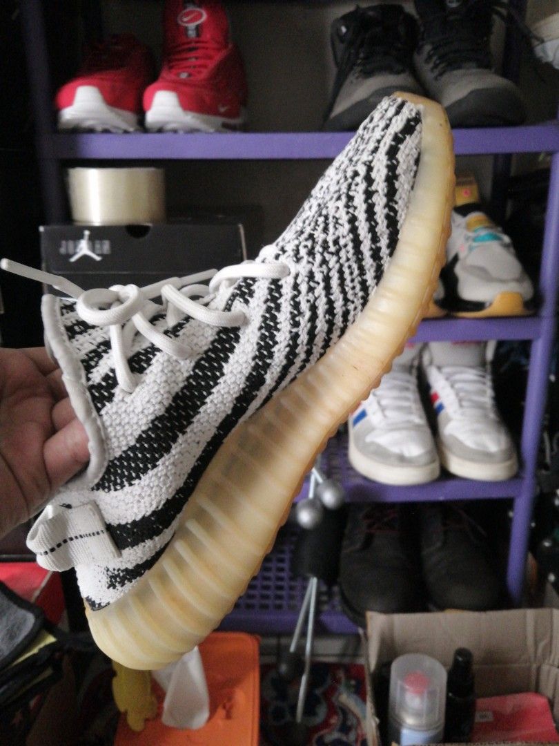 Yeezy SPLY 350 White, Fesyen Pria, Sepatu Sneakers di Carousell
