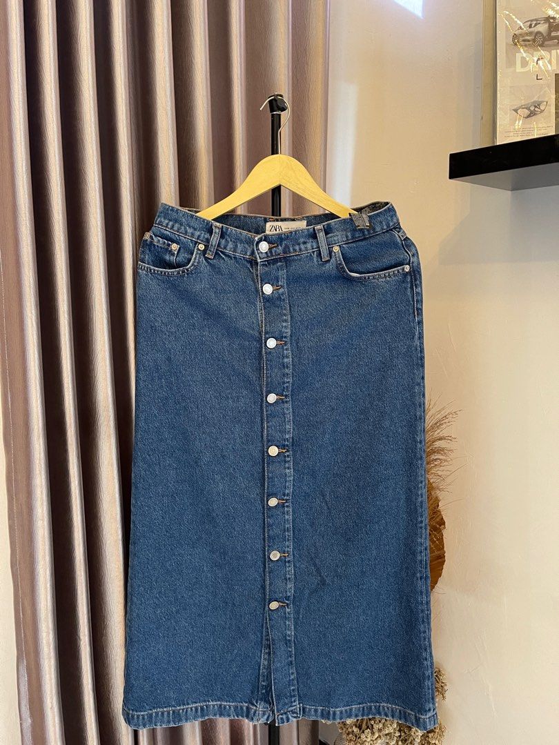 Zara denim skirt / rok zara, Fesyen Wanita, Pakaian Wanita, Gaun & Rok ...