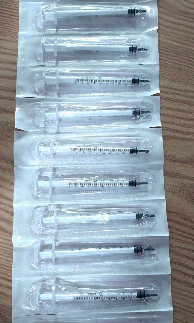 (10 pcs) 1ml Colostrum syringes sterile luer strip, Babies & Kids