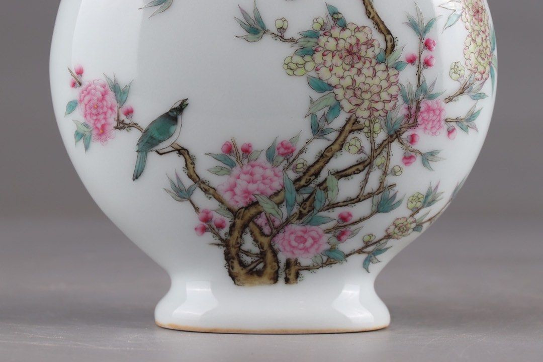 清雍正粉彩花鸟抱月瓶规格：高16cm 肚径12cm, 興趣及遊戲, 收藏