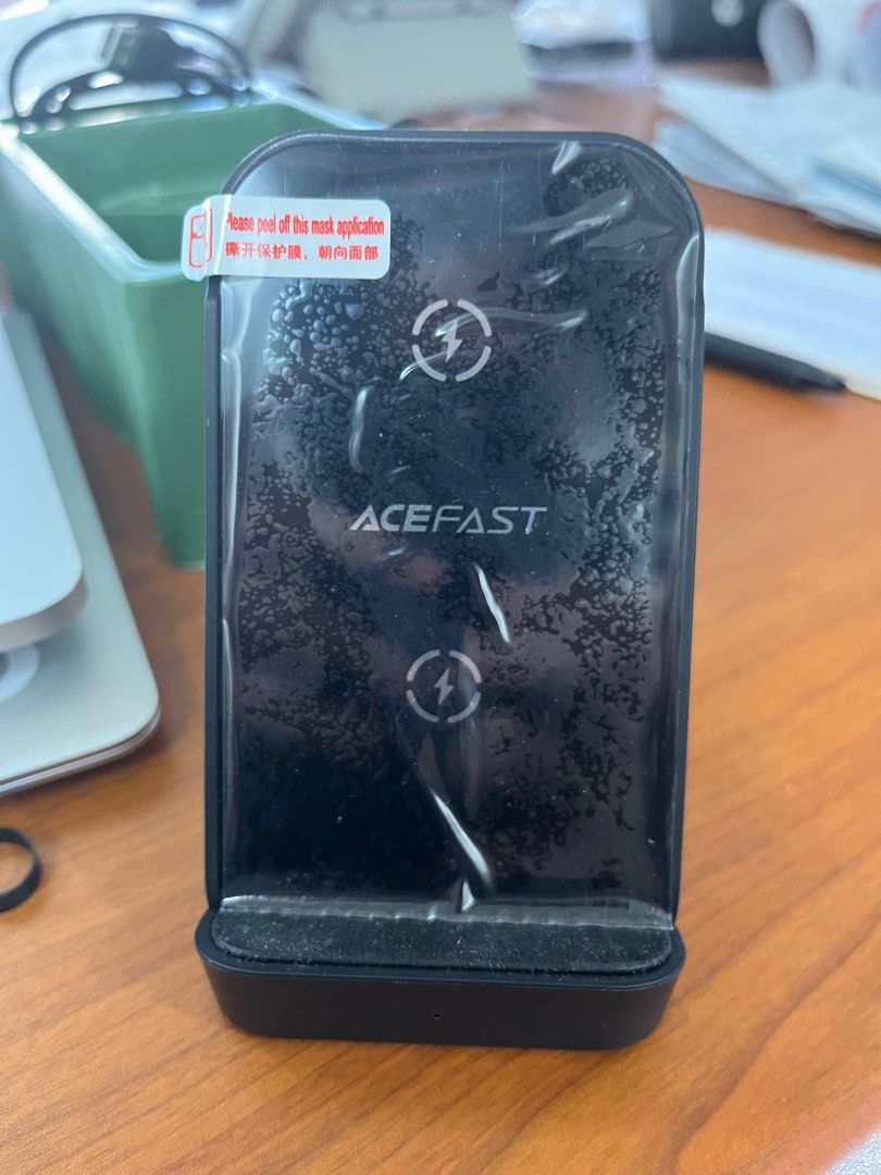 Acefast Wireless Desktop Charger (Category: Chargers) located in Cebu City. Submitted by katepatt (Listing ID 1222476520, Image 2). Description: Nego.