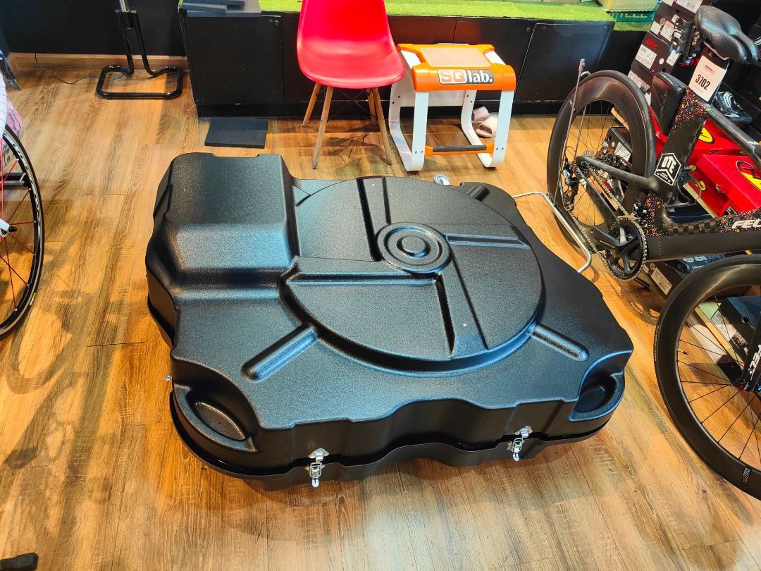 Bicycle wheel hard case store