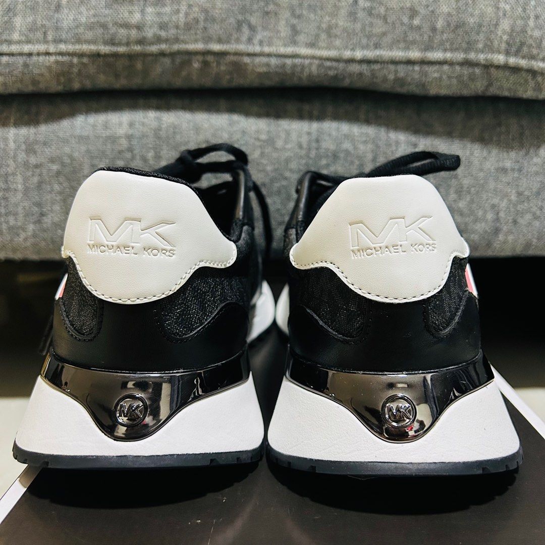 Michael kors trainers discount size 3