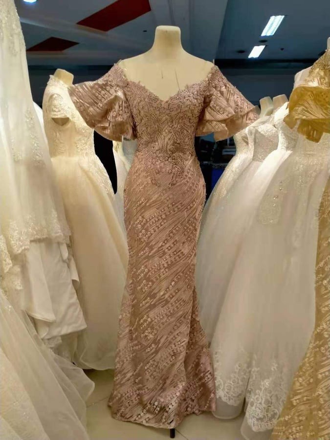 Gowns for chubby godmother in wedding sales