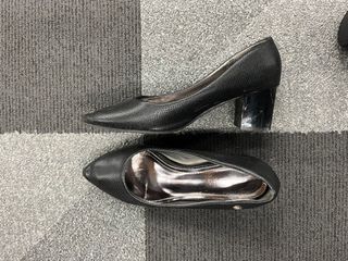 Caliope Heels Block