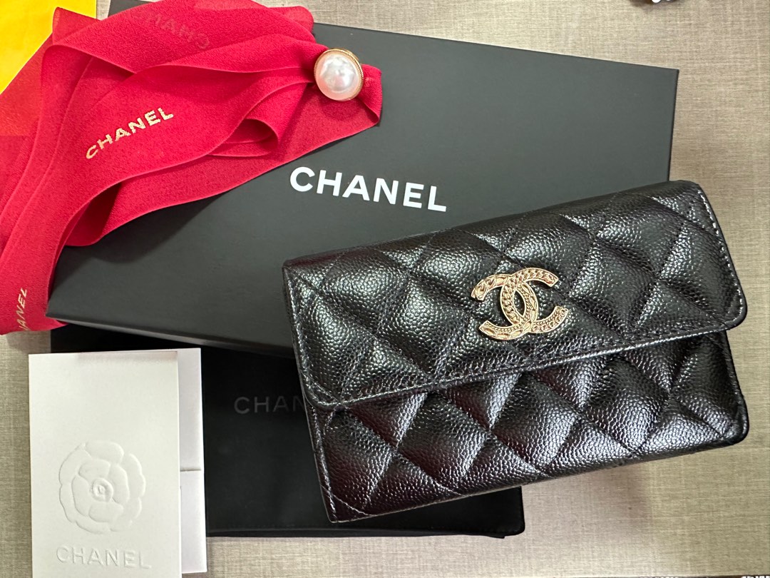Chanel medium flap wallet, Women's Fashion, Bags & Wallets, Wallets