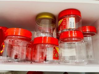 [cleaned] Plastic containers to give away