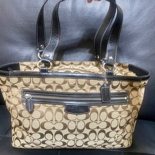 近全新正品真品COACH經典Logo印花側背包大包經典馬車前口袋緹花LOGO托特包大款肩背包卡其駝咖啡色Coach Signature F14694 Tote 