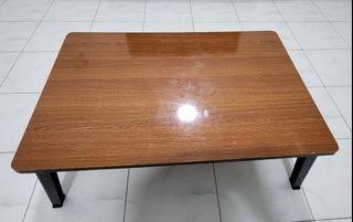 Coffee table ( foldable)