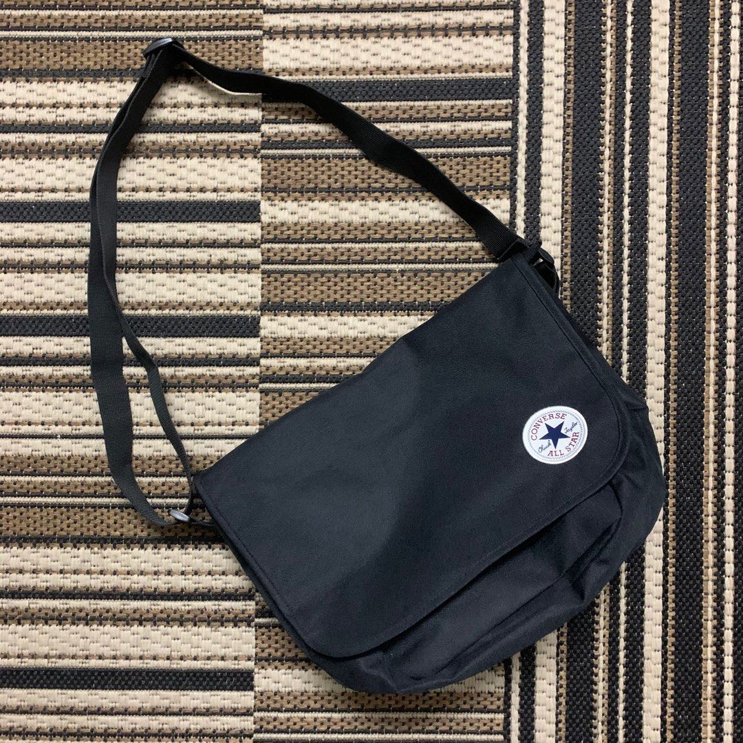 Converse cross store body bag