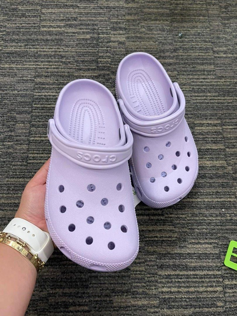 Lavender crocs online size 8