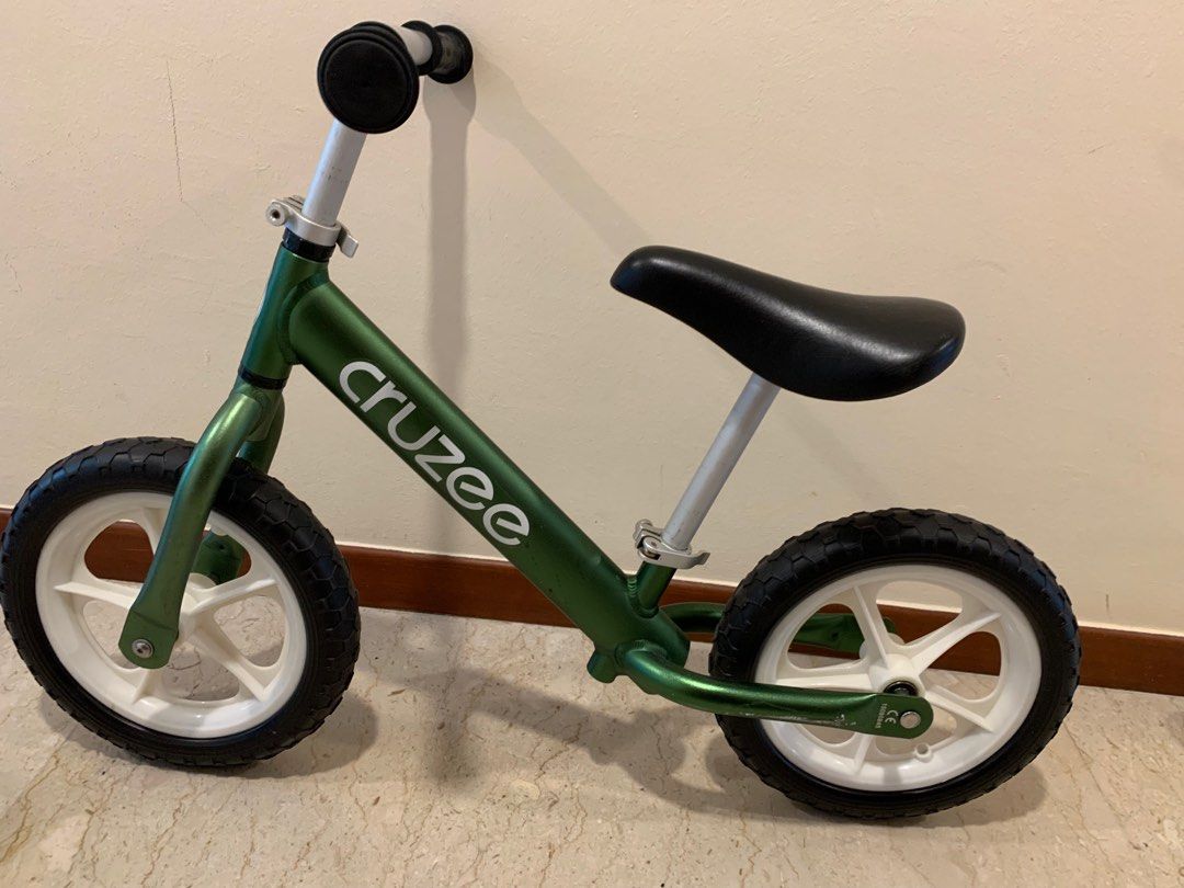 used cruzee balance bike