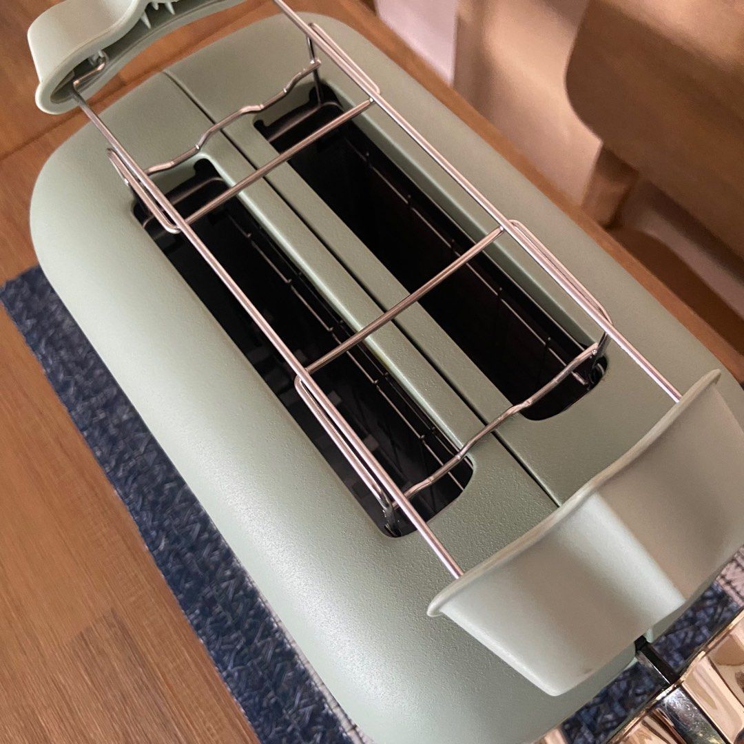 DeLonghi Argento Flora Toaster Green, TV & Home Appliances, Kitchen