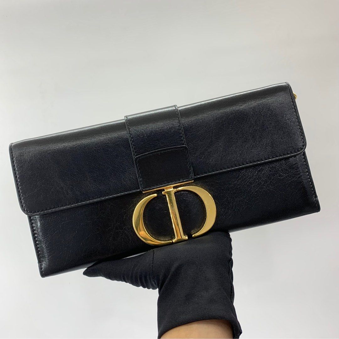 Women's luxury bags - Dior 30 Montaigne clutch bag in red patent