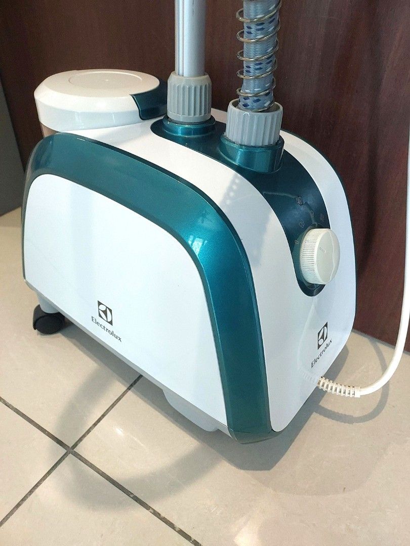Electrolux Garment Steamer (Ironing Machine) 1650W, TV & Home