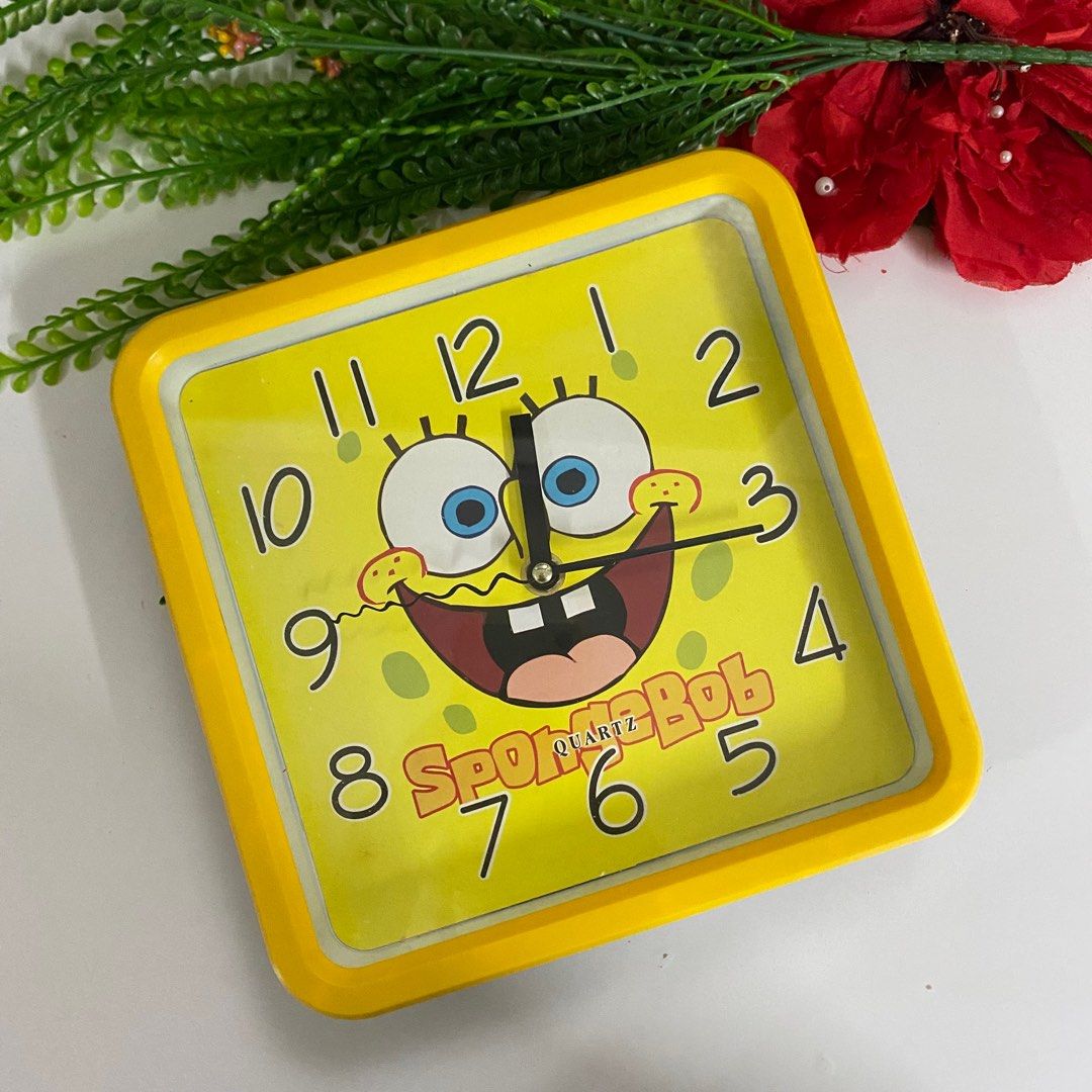 Faulty SpongeBob square clock, Hobbies & Toys, Toys & Games on Carousell