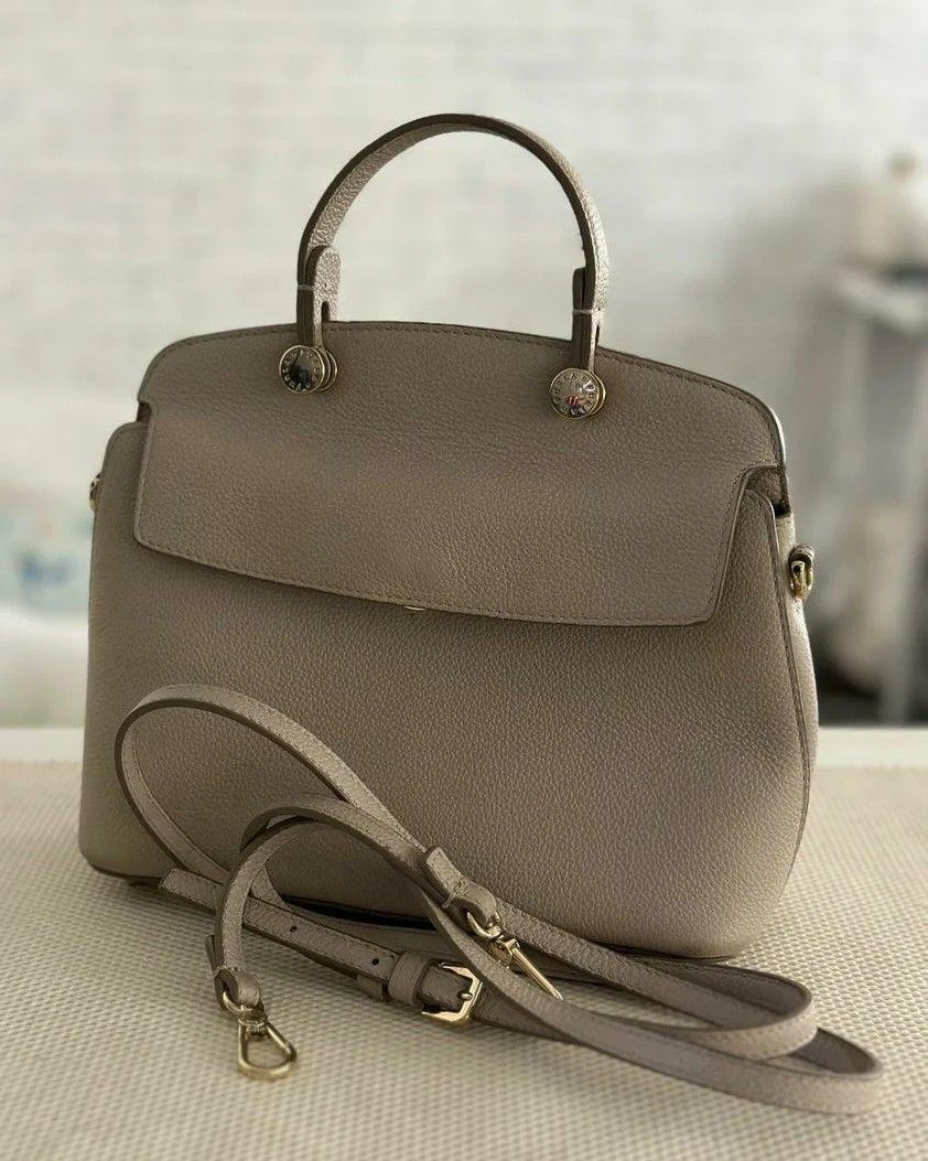 Furla My Piper Small Beige Barang Mewah Tas Dompet di Carousell