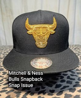 Gold Bulls Logo Snapback M&N