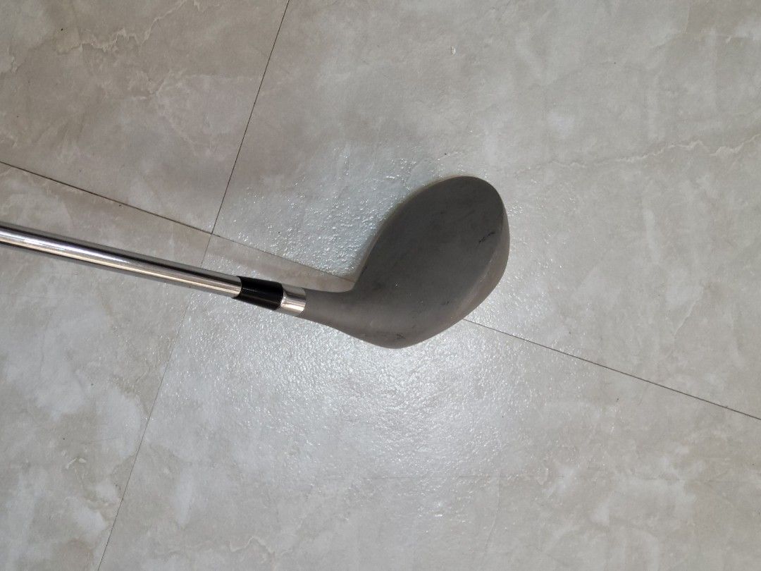 Golf club driver (Category: Other Sports Equipment and Supplies) located in San Juan City. Submitted by rmdeclutter (Listing ID 1222531626, Image 3). Description: .