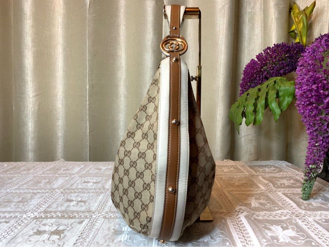 Vintage canvas hotsell shoulder bag gucci