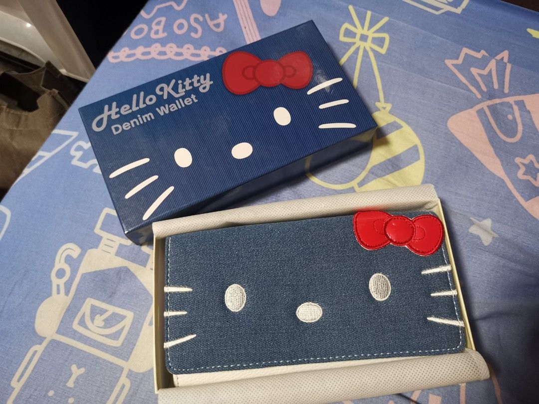 Hellokitty （分類：長銀包）位於 Hong Kong。 由 tony0730 提交（商品編號 1222420029，圖片 3）。簡介： 賣全新Hello kitty 物品 屯門面交orsf(自付郵費)。