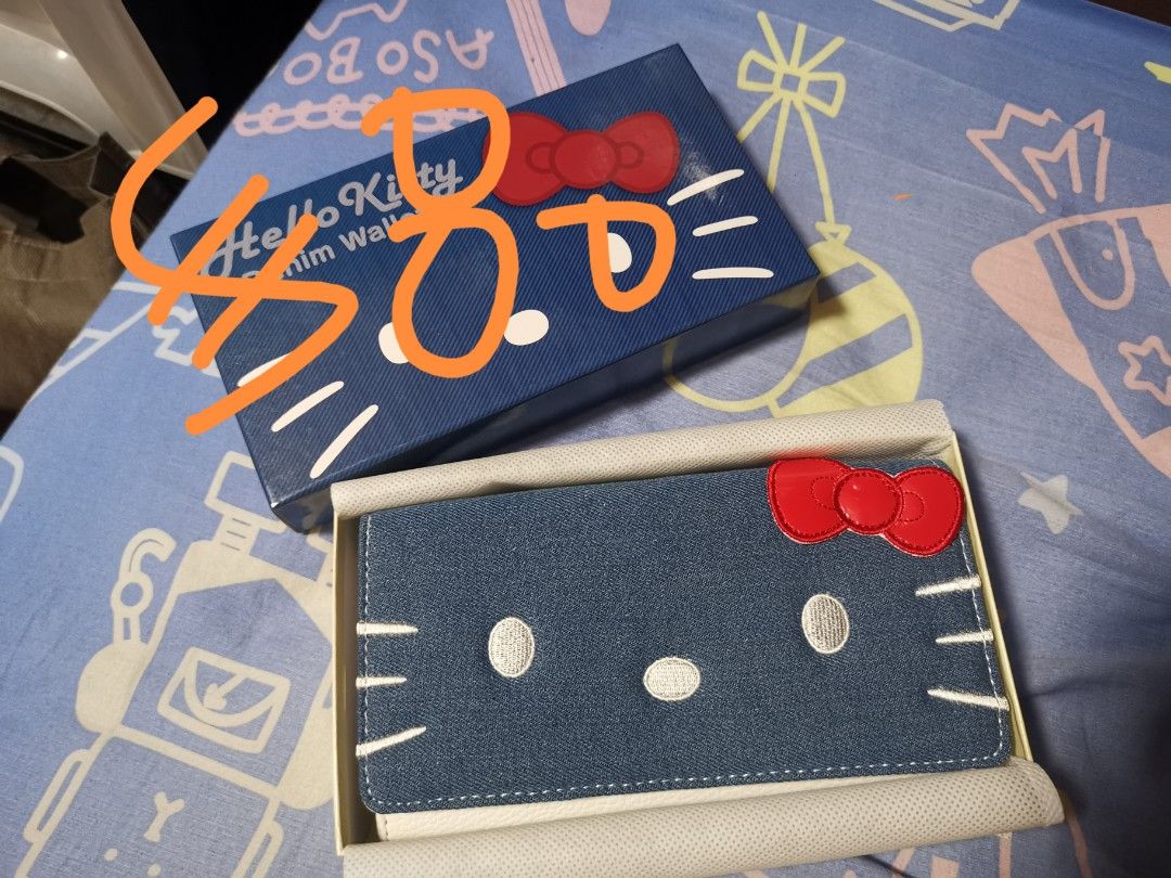 Hellokitty （分類：長銀包）位於 Hong Kong。 由 tony0730 提交（商品編號 1222420029，圖片 4）。簡介： 賣全新Hello kitty 物品 屯門面交orsf(自付郵費)。