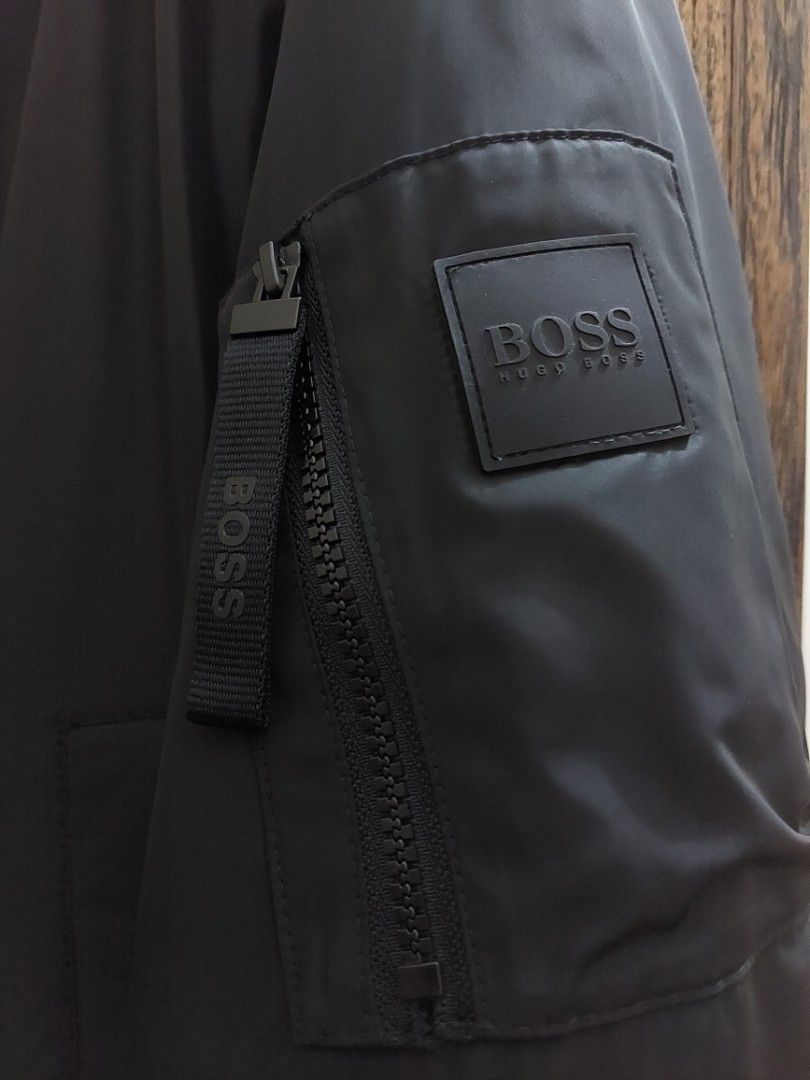 Hugo Boss Bomber Jacket, Fesyen Pria, Pakaian , Baju Luaran di Carousell