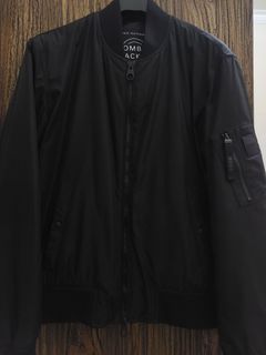 (Kategori: ) berada di . Dikirim oleh yuhuuu111 (ID iklan 1222534373, Gambar 1). Deskripsi: .