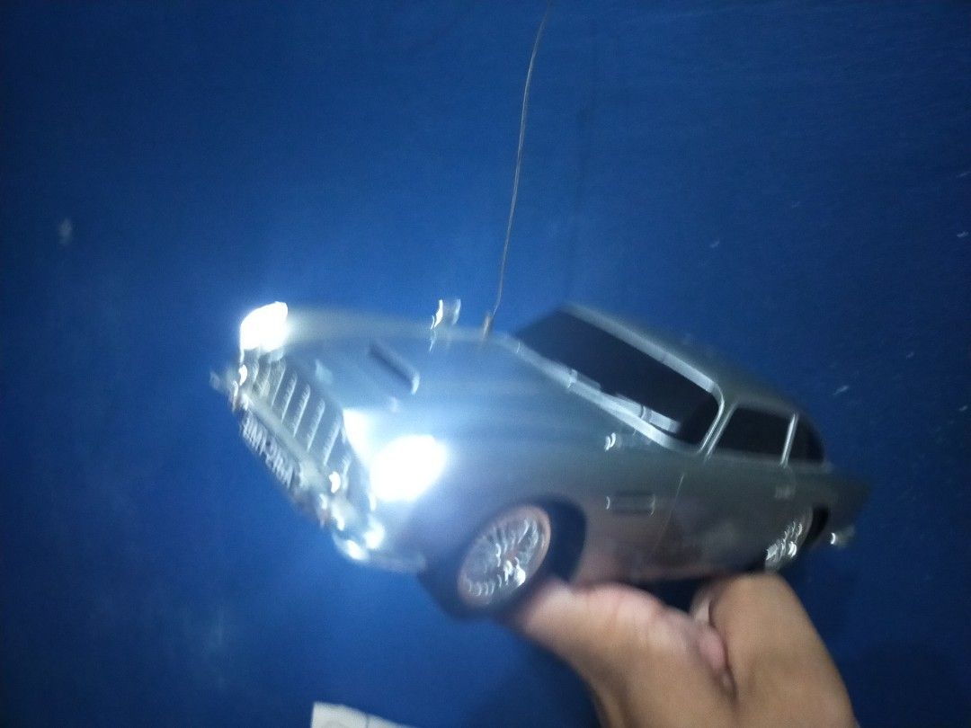 miniature aston martin james bond