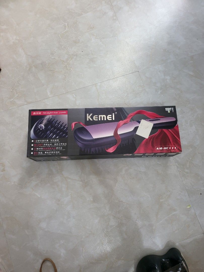 Kemei straight hair comb (Category: Hair) located in San Juan City. Submitted by rmdeclutter (Listing ID 1222449321, Image 1). Description: getting rid of unused items.