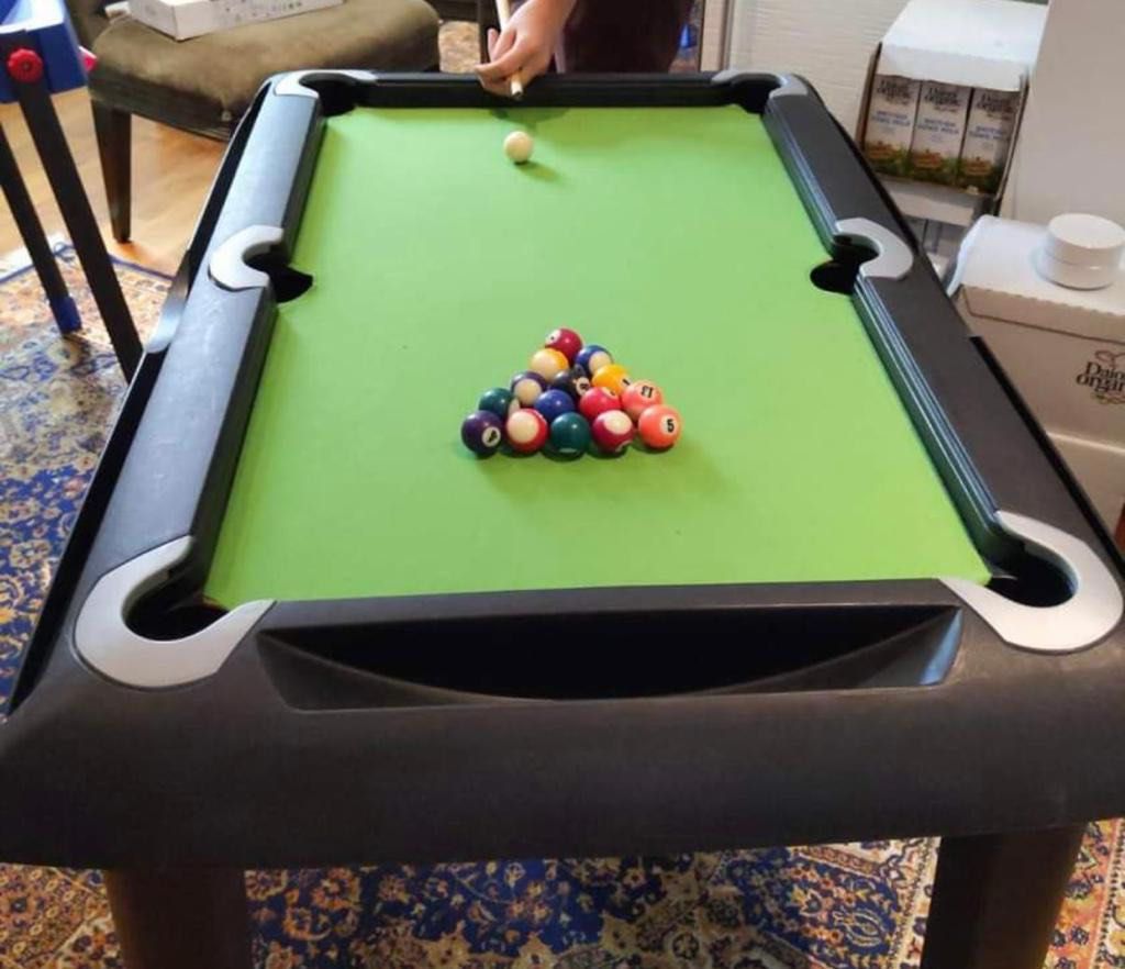 Kids pool/billiards table with mini balls and one cue, Hobbies & Toys
