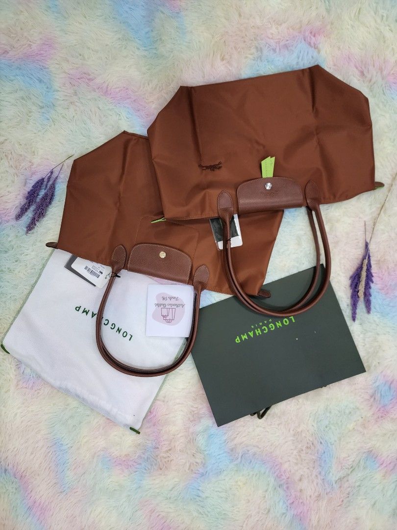 Le Pilage Classic and Green in Cognac (Category: Luxury Bags & Wallets) located in Manila. Submitted by authenticoutletfindsph (Listing ID 1222565116, Image 2). Description: MIN 4900 SSH 6100 MLH 6500 LLH 6700 Guaranteed authentic or money-back! From Outlet store in EU inclusive of pricetag, paper bag and dust bag (only for Medium and Large sizes). MOP Gcash BPI BDO MTB Same day delivery via lalamove or LBC for Provincial areas..