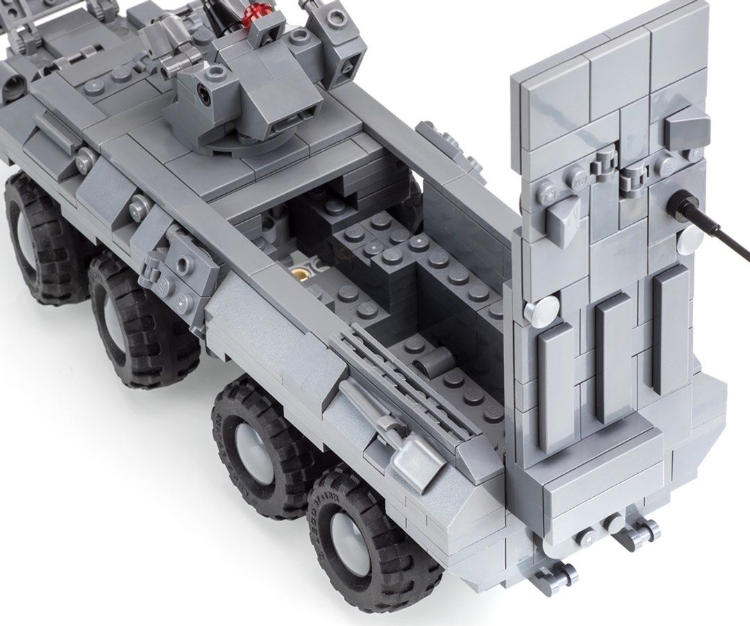 Lego brickmania BTR-80, 興趣及遊戲, 玩具& 遊戲類- Carousell