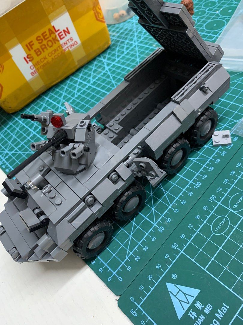 Lego brickmania BTR-80, 興趣及遊戲, 玩具& 遊戲類- Carousell