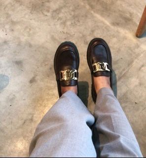 Loafers hitam