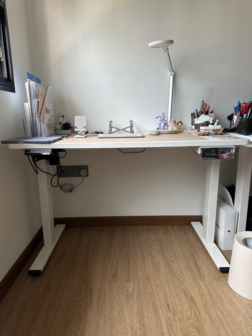Loctek Ergonomic Adjustable Standing Desk/Table, Furniture & Home