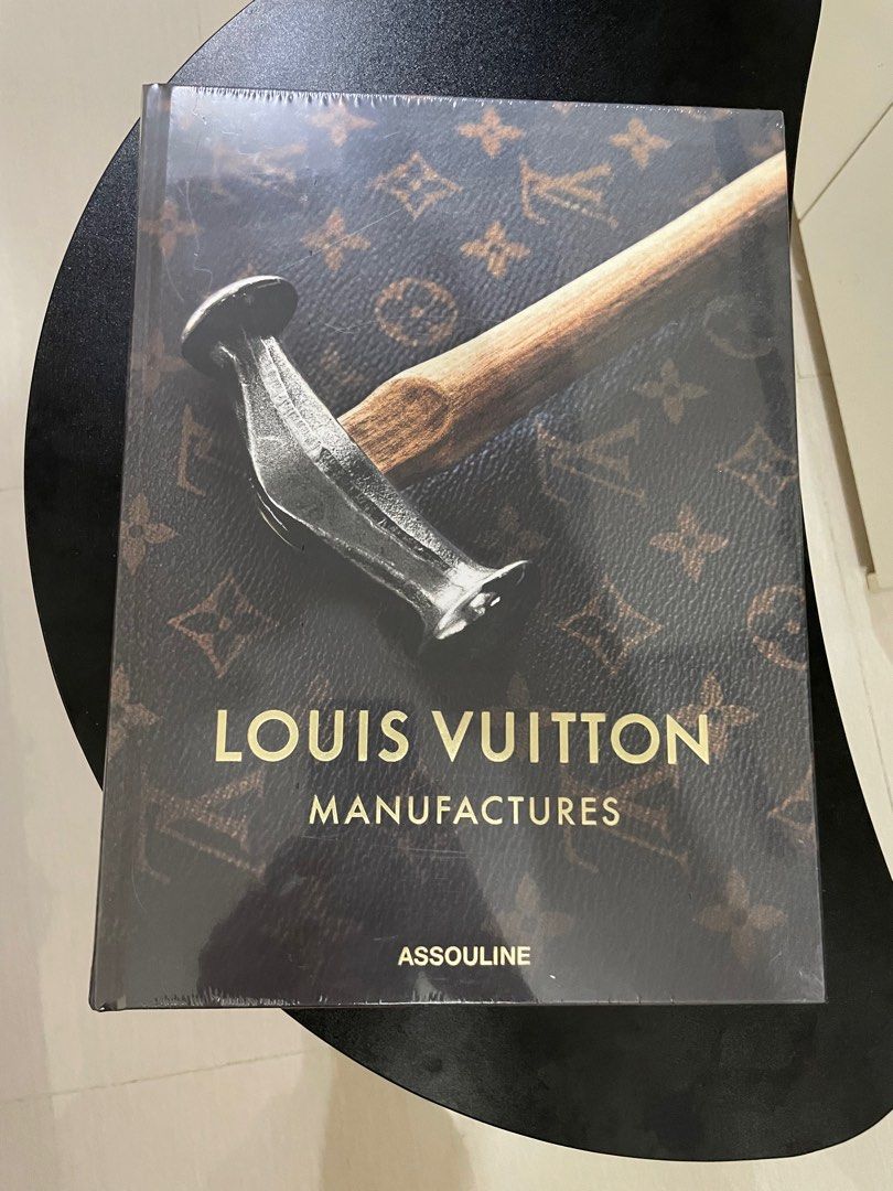 Assouline Louis Vuitton Manufactures - Black