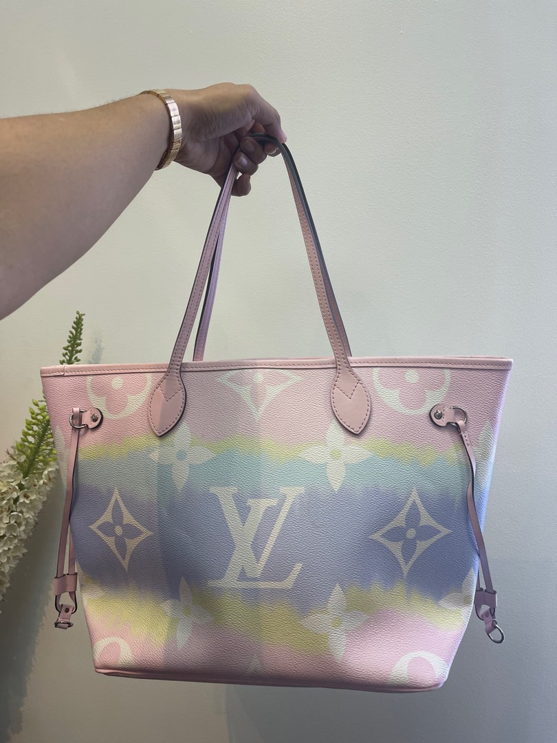 Louis Vuitton Pastel Monogram Giant Canvas Escale Neverfull MM