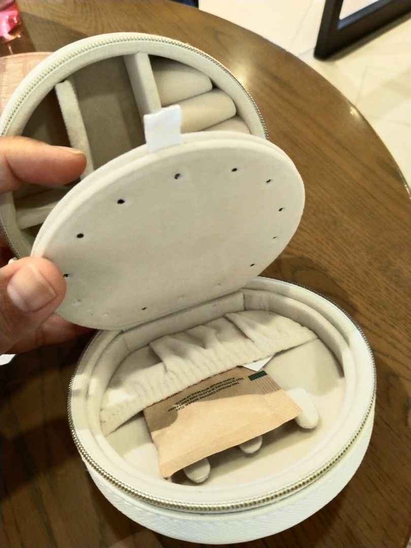 Lovisa Compact Jewellery Box, Women's Fashion, Watches & Accessories